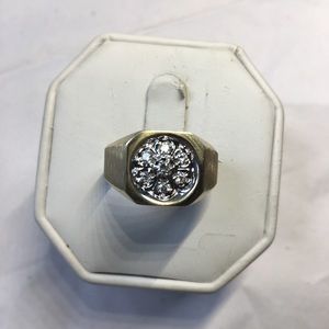 10K yellow gold stamped diamonds ring